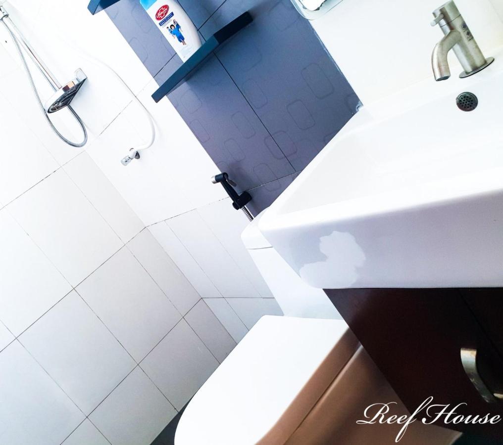 Reef Guest House Мале Экстерьер фото